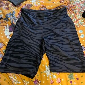 Old navy active - M - zebra biker shorts